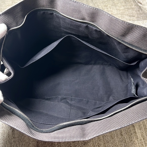 Live: Hermes Black & Grey Large Pouch 30 cm. 100% authentic - Picture 3 of 5